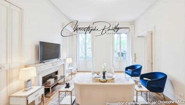 TOULOUSE Hypercentre : appartement haussmannien familial à vendre de quatre pièces, trois chambres, aux volumes remarquables, balcon filant, cave, ascenseur.