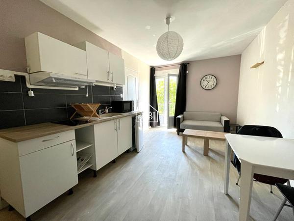 A LOUER T2 meublé 27 m2 LAVAL RIVE DROITE