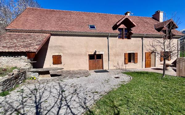Maison à vendre    6 pièces • 185 m2 Saint-Étienne-en-Dévoluy