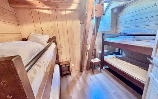 Maison à vendre    6 pièces • 185 m2 Saint-Étienne-en-Dévoluy