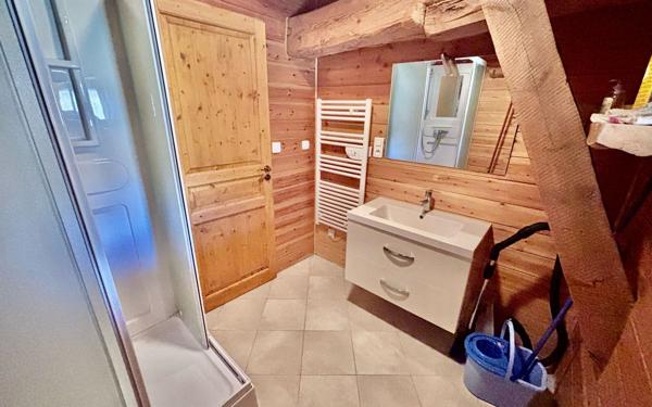 Maison à vendre    6 pièces • 185 m2 Saint-Étienne-en-Dévoluy