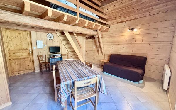 Maison à vendre    6 pièces • 185 m2 Saint-Étienne-en-Dévoluy
