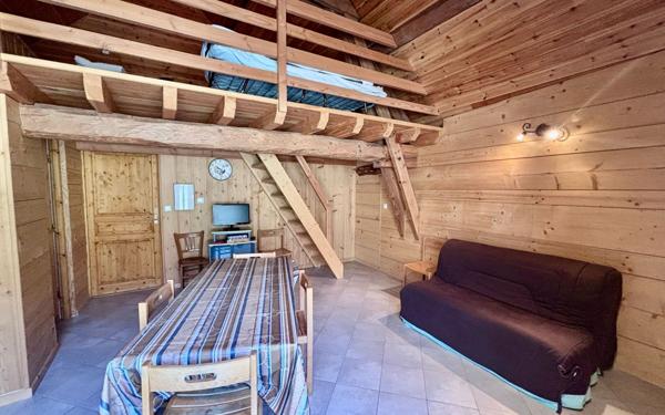 Maison à vendre    6 pièces • 185 m2 Saint-Étienne-en-Dévoluy