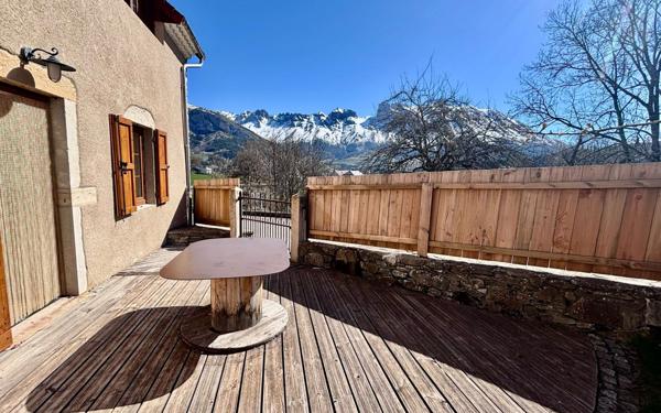 Maison à vendre    6 pièces • 185 m2 Saint-Étienne-en-Dévoluy