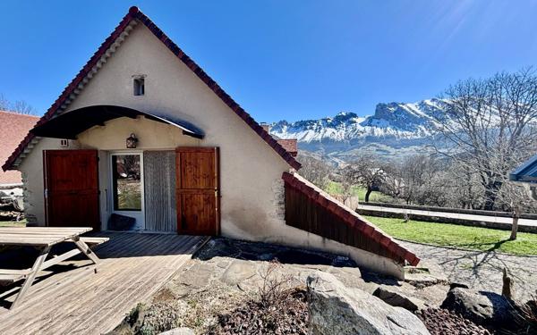 Maison à vendre    6 pièces • 185 m2 Saint-Étienne-en-Dévoluy