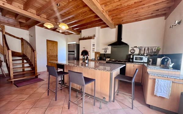 Maison à vendre    6 pièces • 185 m2 Saint-Étienne-en-Dévoluy