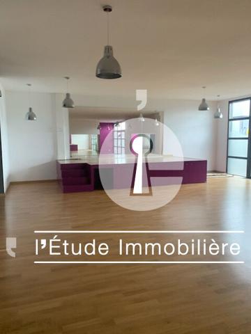 A Louer LAVAL, axe principal local commercial 200 m2