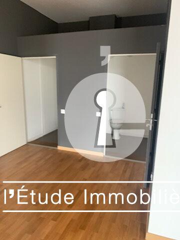 A Louer LAVAL, axe principal local commercial 200 m2