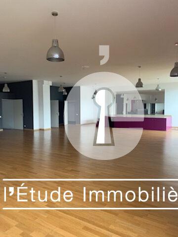 A Louer LAVAL, axe principal local commercial 200 m2