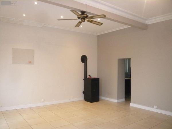 Corps de ferme à vendre à Teuillac en Gironde (33710), ref : 33082/288