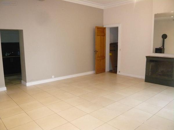 Corps de ferme à vendre à Teuillac en Gironde (33710), ref : 33082/288