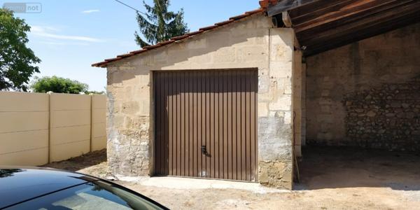 Corps de ferme à vendre à Teuillac en Gironde (33710), ref : 33082/288