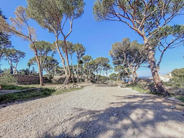 Terrain de 1 720 m²