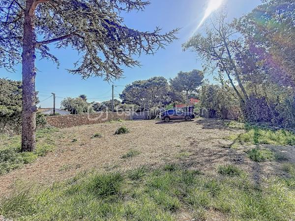Terrain de 1 720 m²