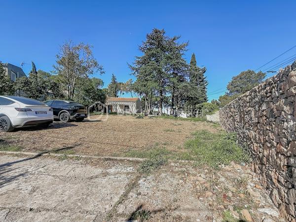 Terrain de 1 720 m²