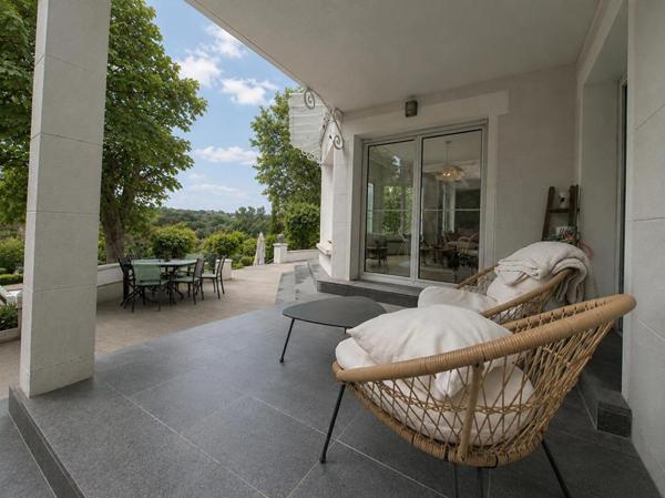 Saint Etienne maison de Maître de 275 m²  5 chambres, avec piscine, dépendance et carport sur 1900m² de terrain