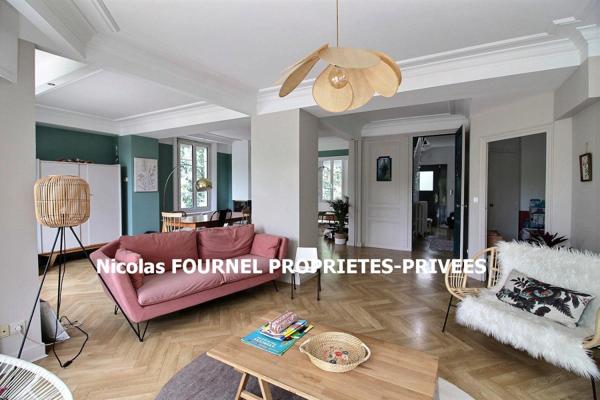 Saint Etienne maison de Maître de 275 m²  5 chambres, avec piscine, dépendance et carport sur 1900m² de terrain