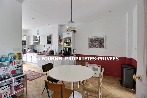 Saint Etienne maison de Maître de 275 m²  5 chambres, avec piscine, dépendance et carport sur 1900m² de terrain