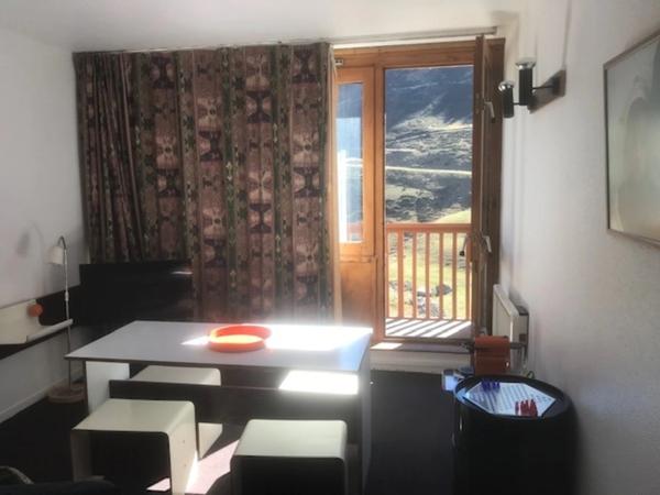 Appartement à vendre 2 pièces LA MONGIE (65) avec un balcon, 2 celliers, 2 casiers à ski, et un Parking extérieur.