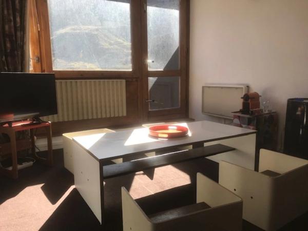 Appartement à vendre 2 pièces LA MONGIE (65) avec un balcon, 2 celliers, 2 casiers à ski, et un Parking extérieur.