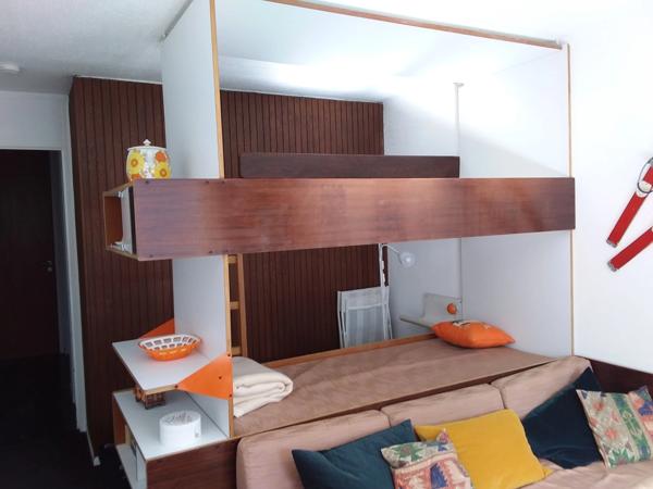 Appartement à vendre 2 pièces LA MONGIE (65) avec un balcon, 2 celliers, 2 casiers à ski, et un Parking extérieur.