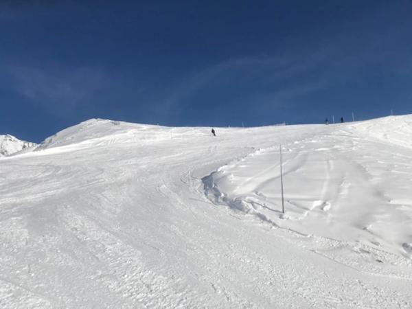 Appartement à vendre 2 pièces LA MONGIE (65) avec un balcon, 2 celliers, 2 casiers à ski, et un Parking extérieur.