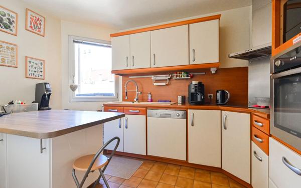 Appartement à vendre    4 pièces • 92 m2 Paris 20