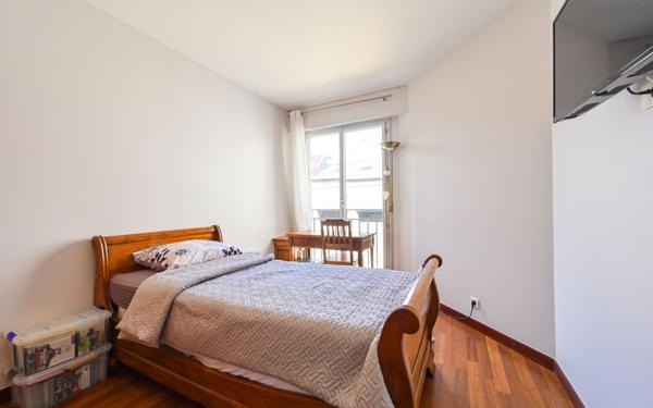 Appartement à vendre    4 pièces • 92 m2 Paris 20