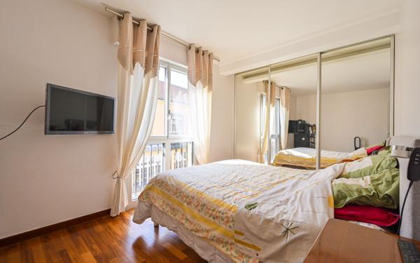 Appartement à vendre    4 pièces • 92 m2 Paris 20