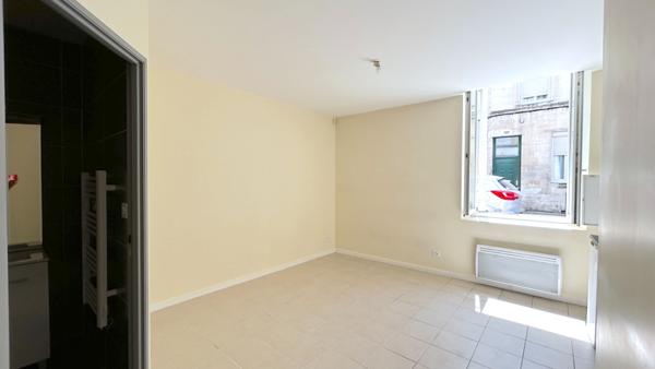 A LOUER APPARTEMENT DE TYPE 1 - SECTEUR LIBOURNE CENTRE , Libourne A LOUER APPARTEMENT DE TYPE 1 - SECTEUR LIBOURNE CENTRE , Libourne
