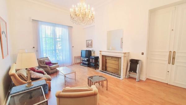 Dpt Paris (75), à vendre PARIS 8EME ARRONDISSEMENT appartement T2 de 85 m²