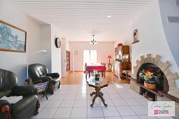 Maison Saint Pierre Des Echaubrognes 5 pièce(s) 105 m2