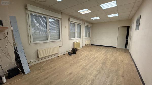 Entrepôt et bureaux à vendre à Fagnières dans la Marne (51510), ref : 51001-168