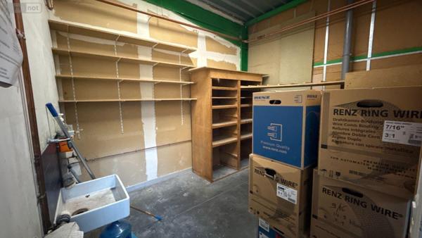 Entrepôt et bureaux à vendre à Fagnières dans la Marne (51510), ref : 51001-168