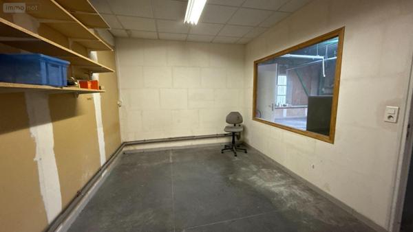 Entrepôt et bureaux à vendre à Fagnières dans la Marne (51510), ref : 51001-168