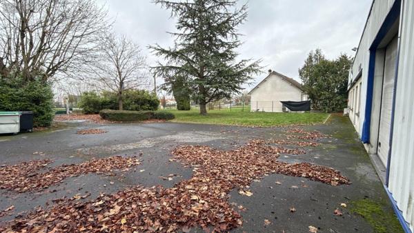 Entrepôt et bureaux à vendre à Fagnières dans la Marne (51510), ref : 51001-168