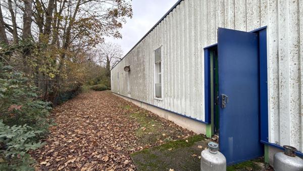 Entrepôt et bureaux à vendre à Fagnières dans la Marne (51510), ref : 51001-168