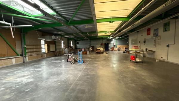 Entrepôt et bureaux à vendre à Fagnières dans la Marne (51510), ref : 51001-168