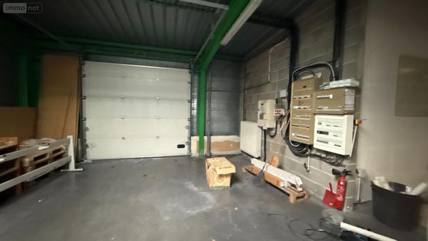 Entrepôt et bureaux à vendre à Fagnières dans la Marne (51510), ref : 51001-168