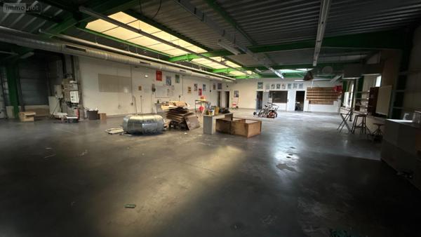 Entrepôt et bureaux à vendre à Fagnières dans la Marne (51510), ref : 51001-168