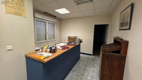 Entrepôt et bureaux à vendre à Fagnières dans la Marne (51510), ref : 51001-168