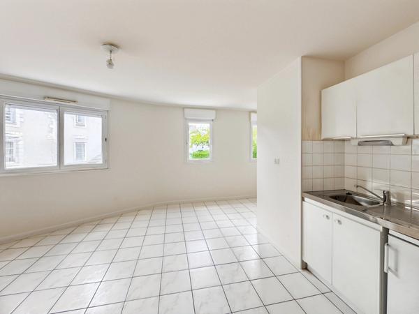 ANGERS : T1 bis lumineux dans résidence de standing avec place de parking idéal investisseur ou premier achat