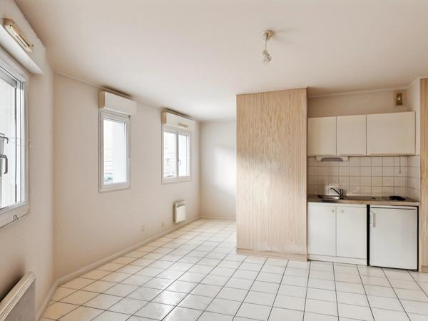 ANGERS : T1 bis lumineux dans résidence de standing avec place de parking idéal investisseur ou premier achat