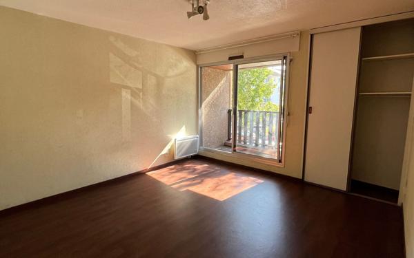 Appartement à vendre    1 pièce • 25 m2 Mont-de-Marsan