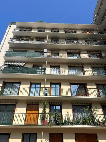 Appartement
         1 pièce
        - 17 m² 144 000 € *