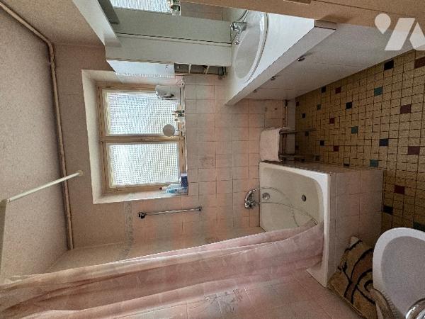 ARCONNAY - Maison 130m² avec garage, proche d' ALENCON.
Terrain d'env. 900m²
Proche des commerces