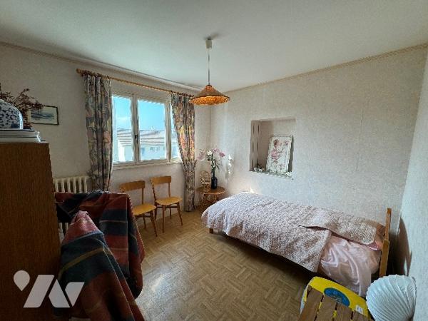 ARCONNAY - Maison 130m² avec garage, proche d' ALENCON.
Terrain d'env. 900m²
Proche des commerces