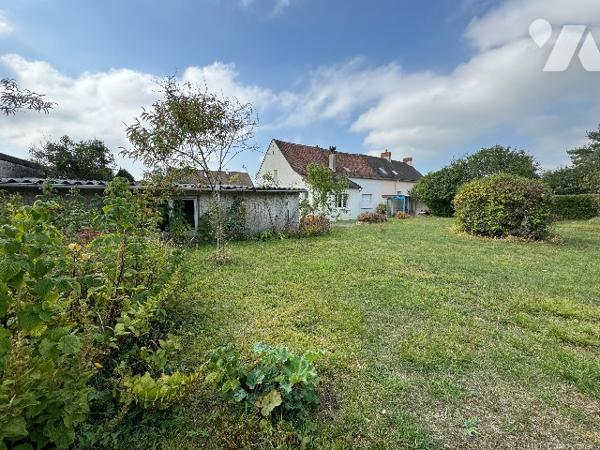 ARCONNAY - Maison 130m² avec garage, proche d' ALENCON.
Terrain d'env. 900m²
Proche des commerces