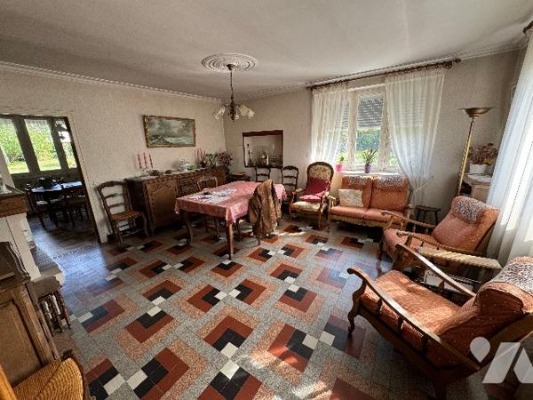 ARCONNAY - Maison 130m² avec garage, proche d' ALENCON.
Terrain d'env. 900m²
Proche des commerces