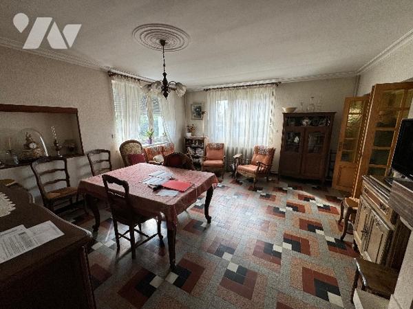 ARCONNAY - Maison 130m² avec garage, proche d' ALENCON.
Terrain d'env. 900m²
Proche des commerces